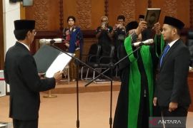 Airlangga Justitia dilantik jadi anggota DPRD Surabaya lewat mekanisme PAW