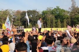 Gibran ingatkan pendukungnya tak jelekkan program pasangan calon  lain