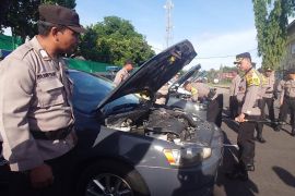 Agar kondusif, Personel Polres Lombok Tengah dibekali buku saku Pemilu 2024