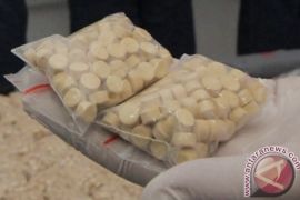 Pengedar narkoba ditangkap di kafe remang-remang,  sebabkan seorang polisi tewas