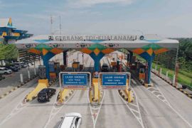 Lalu lintas jalan tol Regional Nusantara naik jelang Isra Mikraj-Imlek 2024