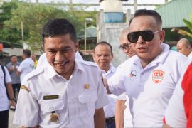 Ekos Albar Hadiri Peletakan Batu Pertama Lapangan Mini Soccer KSMR