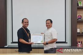 BPJAMSOSTEK beri penghargaan kepada JNE Pangkalpinang atas kepeduliannya kepada pekerja informal sekitar