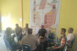 TNI-Polri dan Panwascam Rimba Panjang patroli wujudkan pemilu damai