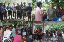 Pemkab Bangka Tengah salurkan sembako warga Tionghoa Pangkalanbaru