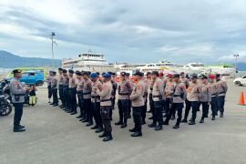 Polda Maluku berangkatkan 58  personel BKO ke Polres Seram Bagian Timur