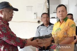 1.222 Satgas Linmas di Nagan Raya terima seragam untuk Pemilu