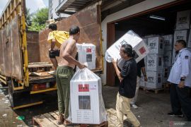 Pendistribusian logistik pemilu di Palembang Page 1 Small