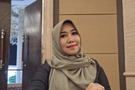 Ning Lia, keponakan Khofifah yang diprediksi lolos senator RI