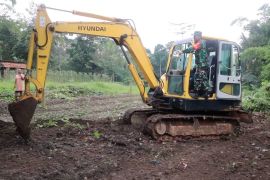 Satgas TMMD mulai buka akses jalan penghubung Serang ke Lebak