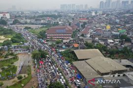 Pendukung AMIN rela jalan 4 kilometer untuk sampai JIS
