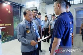 Sembilan WBP lapas Babel terima remisi Imlek 2024