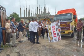 KPU Manggarai NTT mulai distribusi logistik pemilu ke empat kecamatan