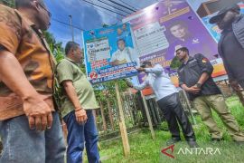 Bawaslu Manokwari tertibkan alat peraga kampanye peserta pemilu