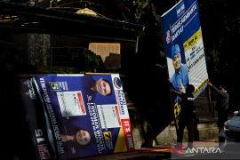 Penertiban Alat Peraga Kampanye saat masa tenang di Bali