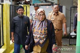 Pemkot Bogor pindahkan TPS di Gang Makam Cilendek Barat imbas longsor