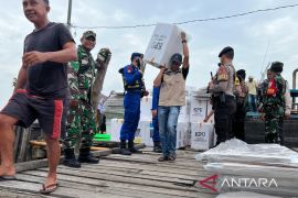 KPU Meranti pastikan distribusi logistik pemilu ke pulau perbatasan negara aman