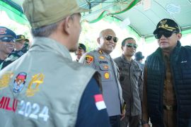 Pj Bupati HSS dan forkopimda tinjau keliling kesiapan TPS