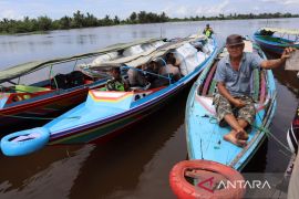 Distribusi Logistik Pemilu 2024 melalui Anak Sungai Barito Kalsel