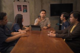 Serial Komedi Kacau karya Raditya Dika akan tayang pada 16 Februari di Netflix