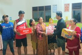 Dinsos Tanah Bumbu salurkan bantuan korban banjir