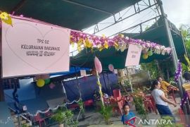 KPPS di Kota Kupang hias TPS dengan nuansa "valentine"