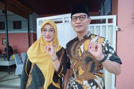 Wali Kota Mataram salurkan hak pilih Pemilu 2024 di kampung halaman TPS 13