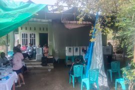 Sempat terhenti akibat TPS ambruk, pelaksanaan Pemilu berjalan lancar