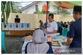 KPU Riau laporkan tidak ada TPS yang digeser saat Pemilu 2024