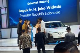 Buka IIMS 2024, Presiden: sebut mobil listrik masa depan otomotif RI