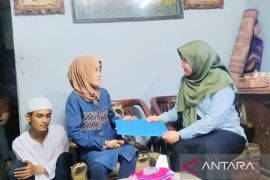 Lurah Utan Kayu Utara berikan santunan bagi PPSU meninggal
