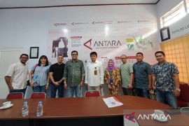 Rombongan  XL Axiata silaturahmi ke ANTARA Sulsel Page 2 Small