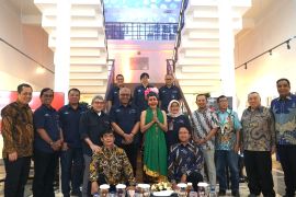 Ketua PWI buka pameran Foto ANTARA perdana di gedung bersejarah usai direnovasi