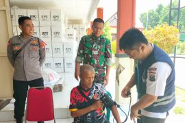 Polres Sumenep terjunkan tim medis cek kesehatan petugas penyelenggara pemilu