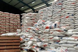 Bulog Bandung pastikan stok beras cukup hingga Idul Fitri