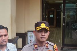 Kepolisian serahkan bayi dari perdagangan gelap ke Dinsos DKI