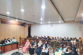 Mantan Kadinkes Ternate jadi saksi perkara dugaan korupsi vaksinasi