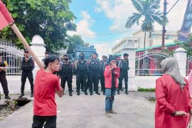 LMND demo tuntut pemilu ulang di Lombok Timur