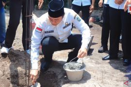 Gerakan bedah rumah prioritas masyarakat pelosok desa di OKU Selatan