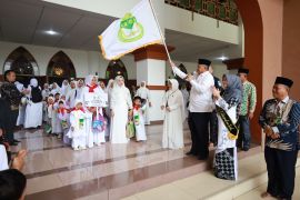 Alfedri apresiasi ratusan santri di Siak ikut peragaan manasik haji