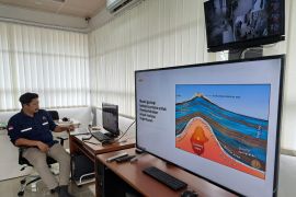 PVMBG: Suara gemuruh dan dentuman lazim terjadi saat erupsi Marapi