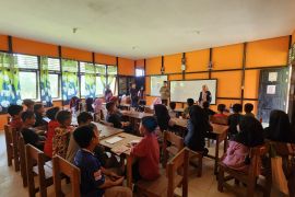 Pelajar di Kalbar peringati HPSN dengan mengolah sampah