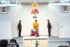 KPK tetapkan Kepala BPPD Sidoarjo Ari Suryono tersangka korupsi