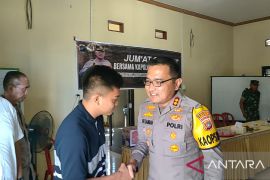Polres Bangka Barat beri bantuan keluarga KPPS meninggal dunia