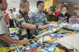 Pembatasan pembelian beras hanya di ritel modern