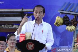 Di Bitung, Presiden Jokowi ajak nasabah PNM Mekaar disiplin berusaha
