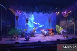 Taman Safari Bali majukan kearifan lokal teatrikal bawah air
