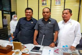 Ketua DPRD Kotabaru minta Dikbud buka data tenaga honorer