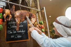 Hotel ini sajikan 218 menu "all you can eat buffet" untuk buka puasa