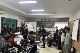 KPU Denpasar buka kembali kotak buntut kelebihan suara dibanding yang terpakai